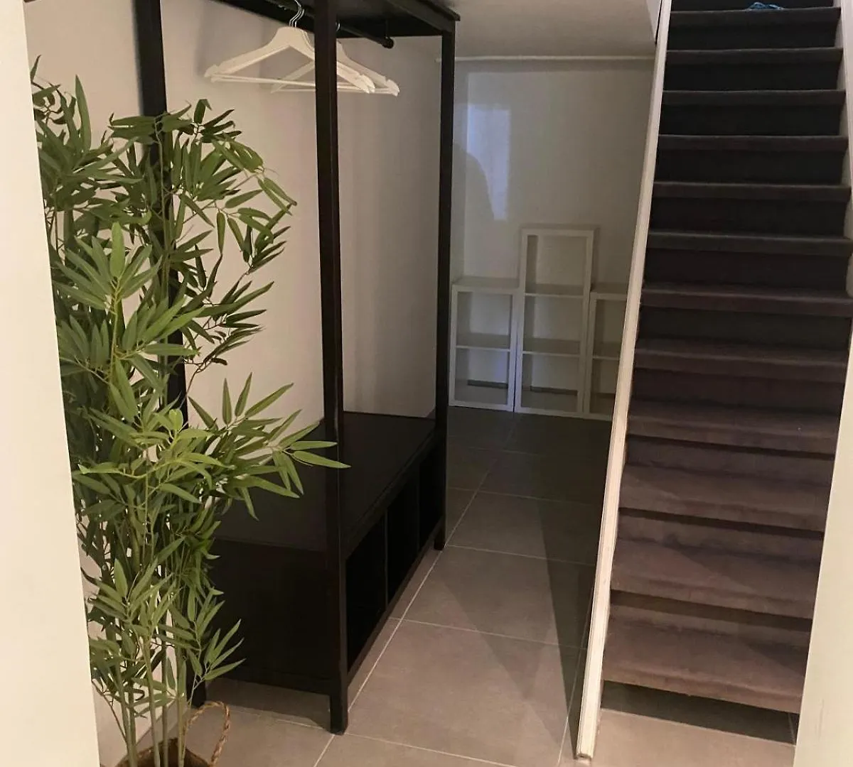 Schoene 2-Zimmer Wohnung In Sehr Guter Lage Colónia